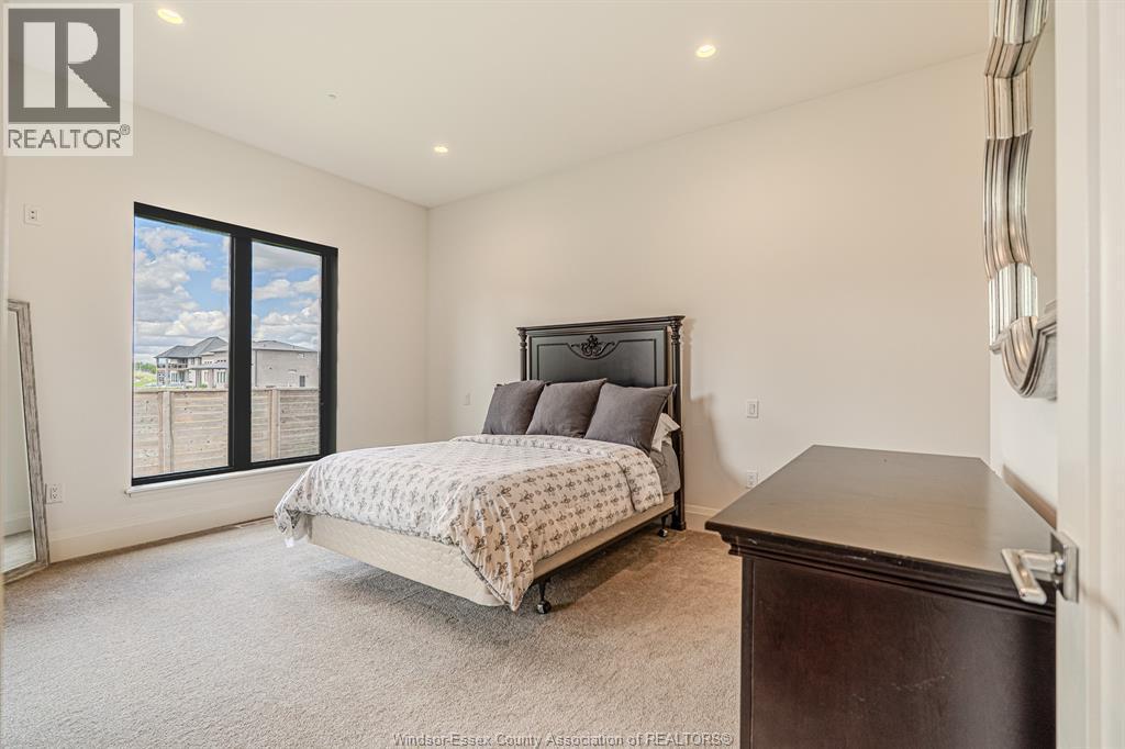 526 Lily Mac, Windsor, ON - Indoor Photo Showing Bedroom