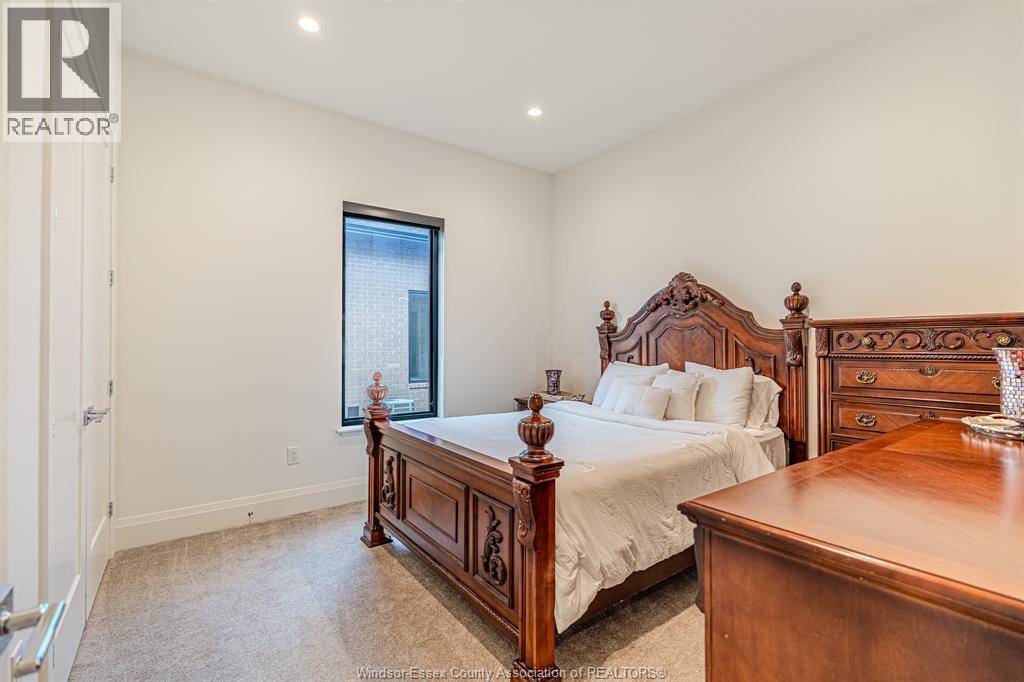 526 Lily Mac, Windsor, ON - Indoor Photo Showing Bedroom