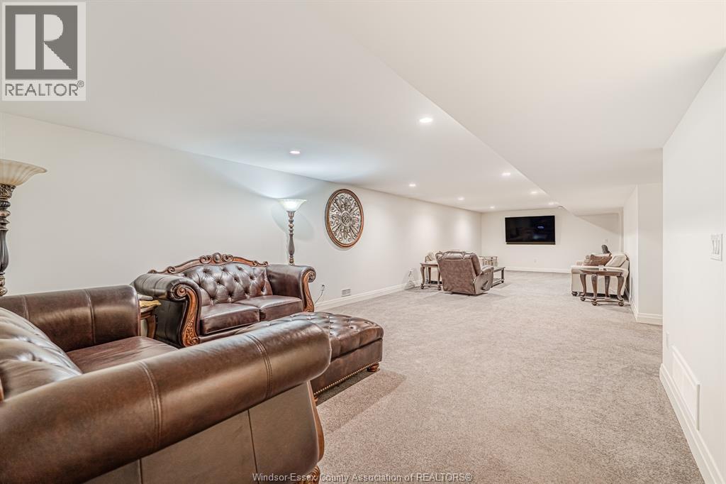 526 Lily Mac, Windsor, ON - Indoor