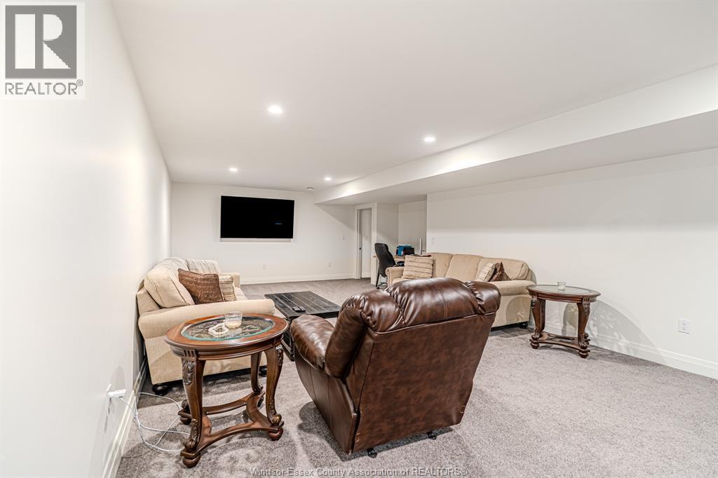 526 Lily Mac, Windsor, ON - Indoor