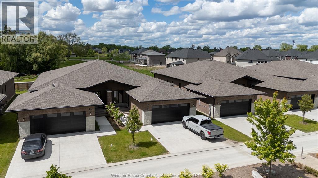 526 Lily Mac, Windsor, ON - Outdoor With Facade