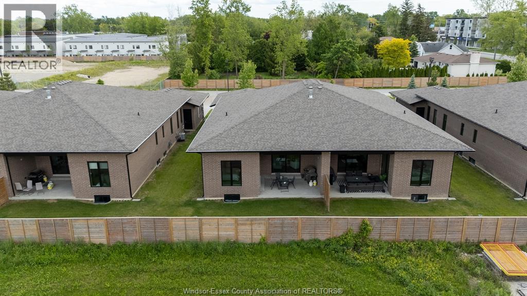 526 Lily Mac, Windsor, ON - Outdoor