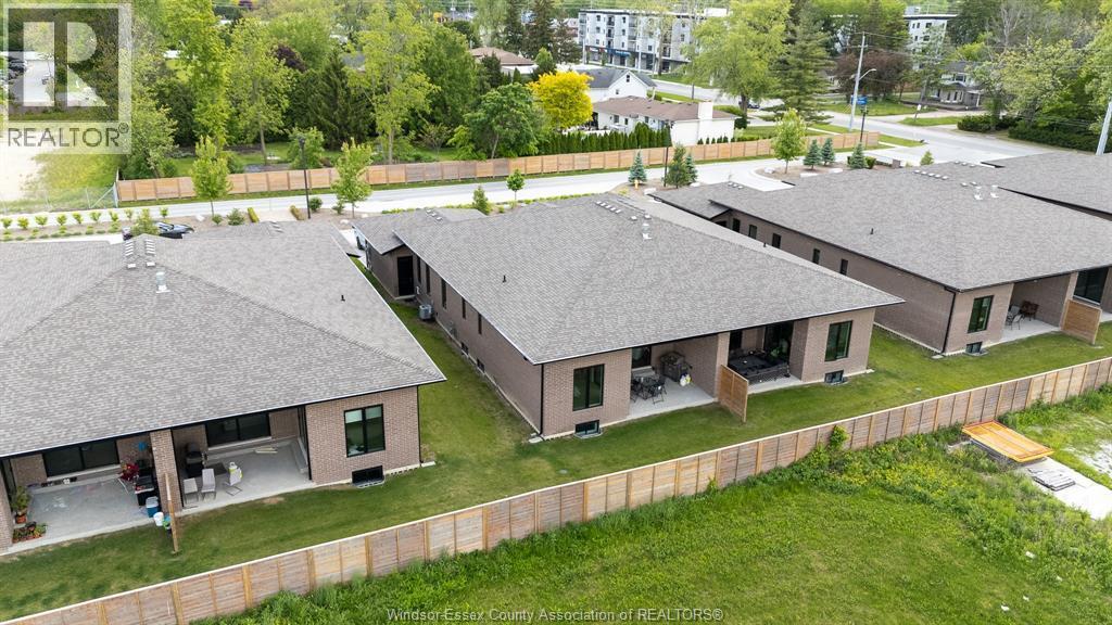 526 Lily Mac, Windsor, ON - Outdoor With Deck Patio Veranda