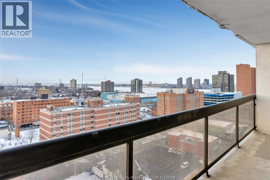 150 Park West Unit# 1414, Windsor, ON - Outdoor With Balcony With View
