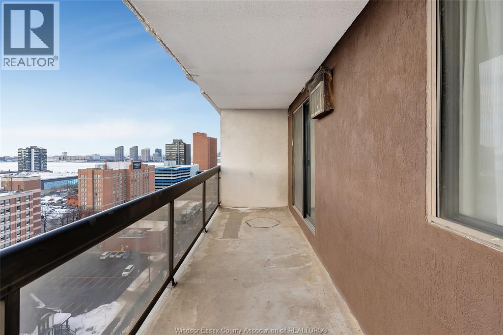 150 Park West Unit# 1414, Windsor, ON - Outdoor With Balcony With Exterior