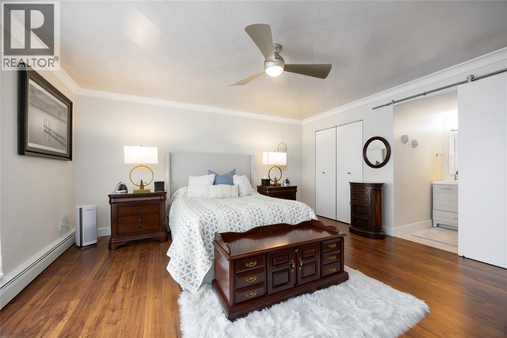 10 Derby Lane Unit# 1202, Sarnia, ON - Indoor Photo Showing Bedroom