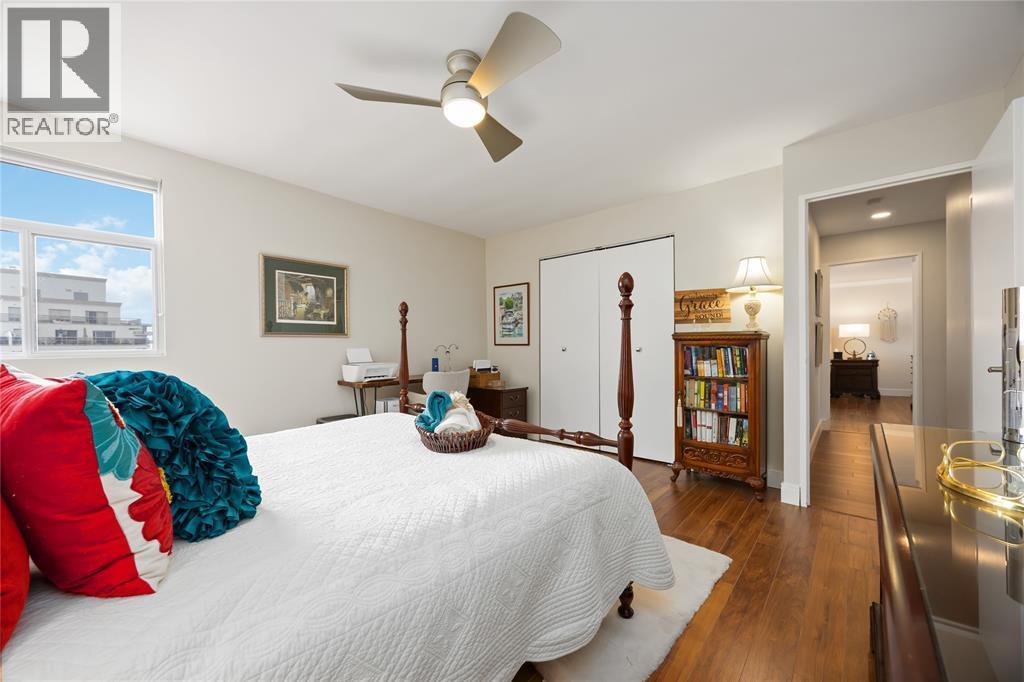 10 Derby Lane Unit# 1202, Sarnia, ON - Indoor Photo Showing Bedroom