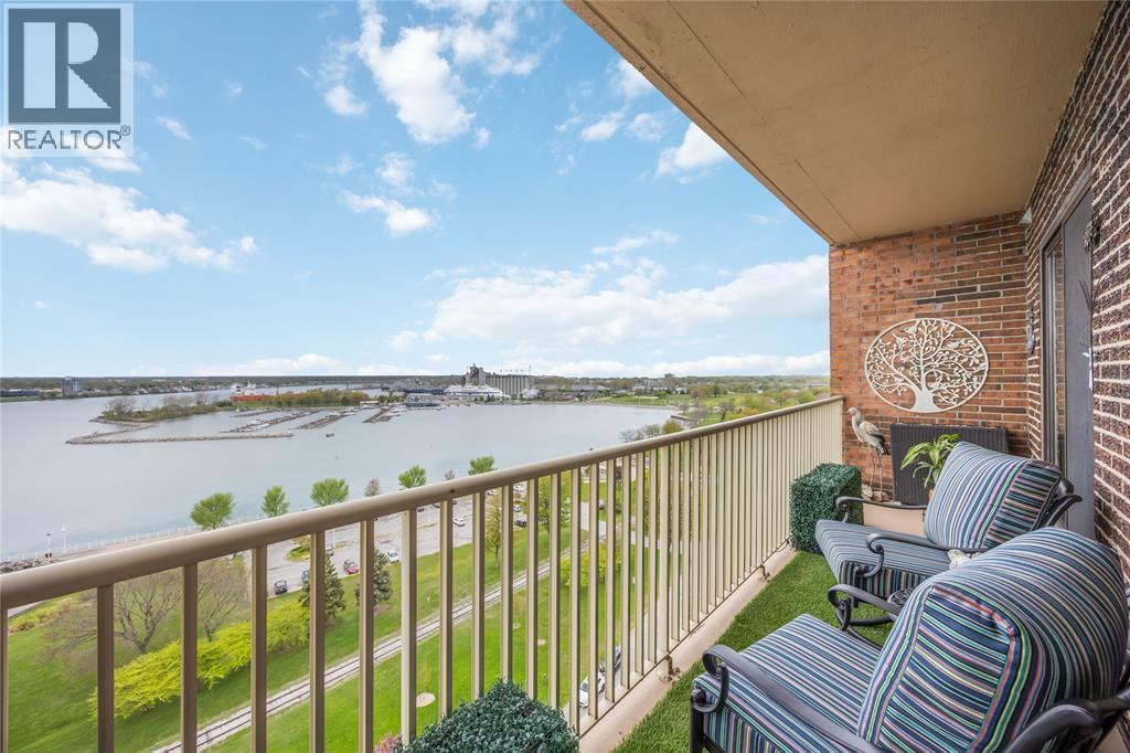 10 Derby Lane Unit# 1202, Sarnia, ON - Outdoor With Body Of Water With Balcony