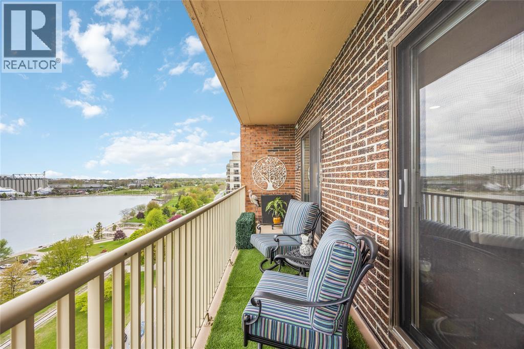 10 Derby Lane Unit# 1202, Sarnia, ON - Outdoor With Balcony With Exterior