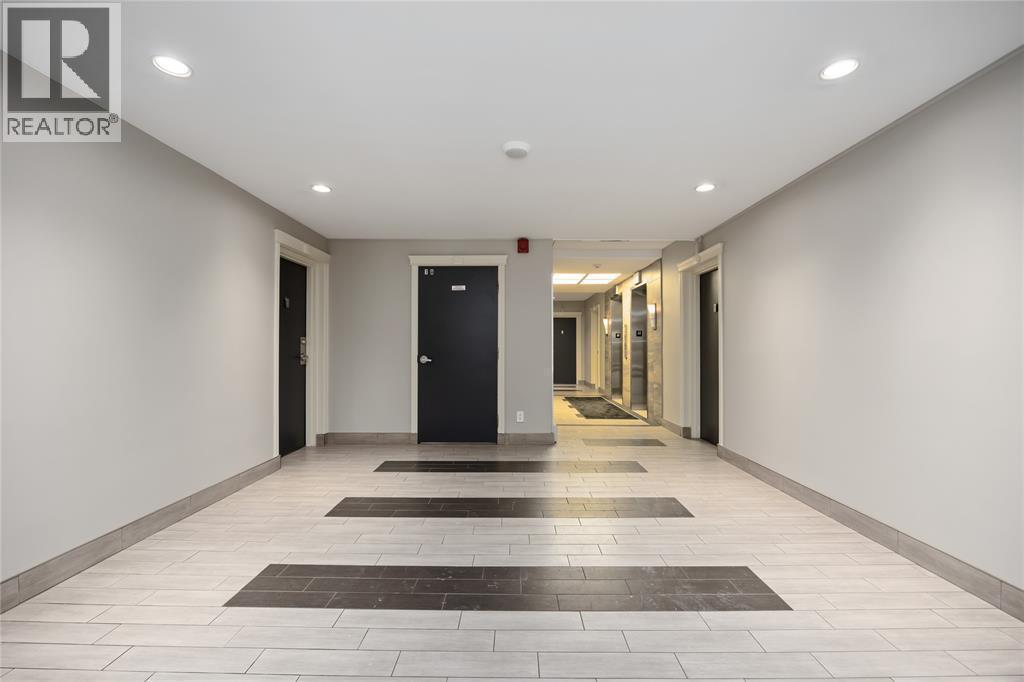 10 Derby Lane Unit# 1202, Sarnia, ON - Indoor Photo Showing Other Room