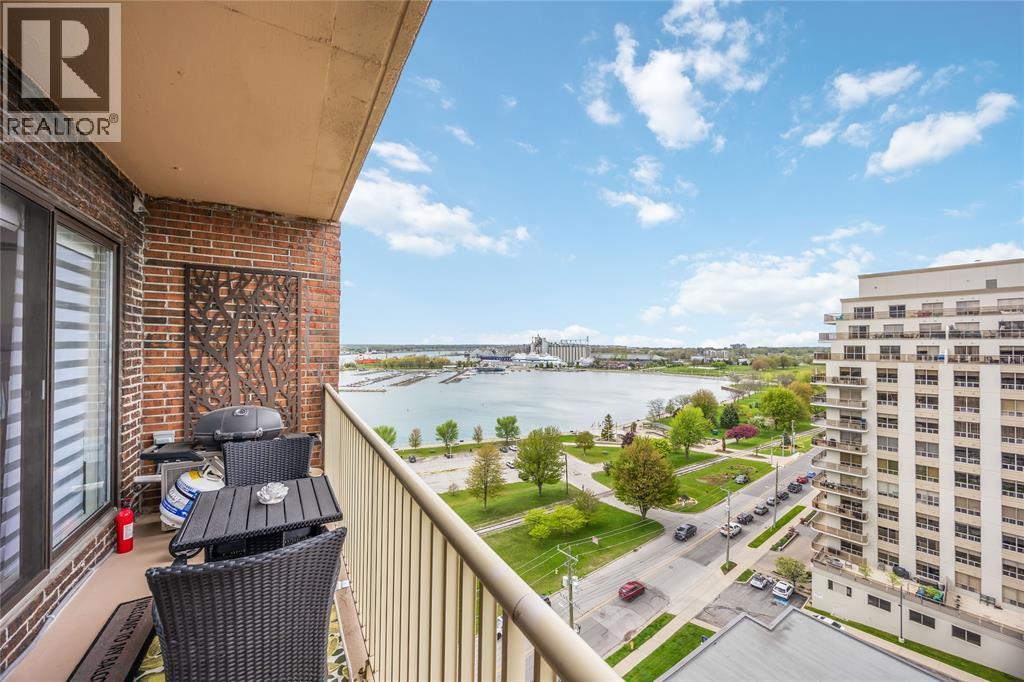 10 Derby Lane Unit# 1202, Sarnia, ON - Outdoor With Balcony