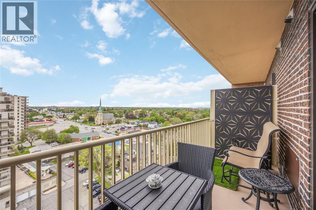 10 Derby Lane Unit# 1202, Sarnia, ON - Outdoor With Balcony With Exterior