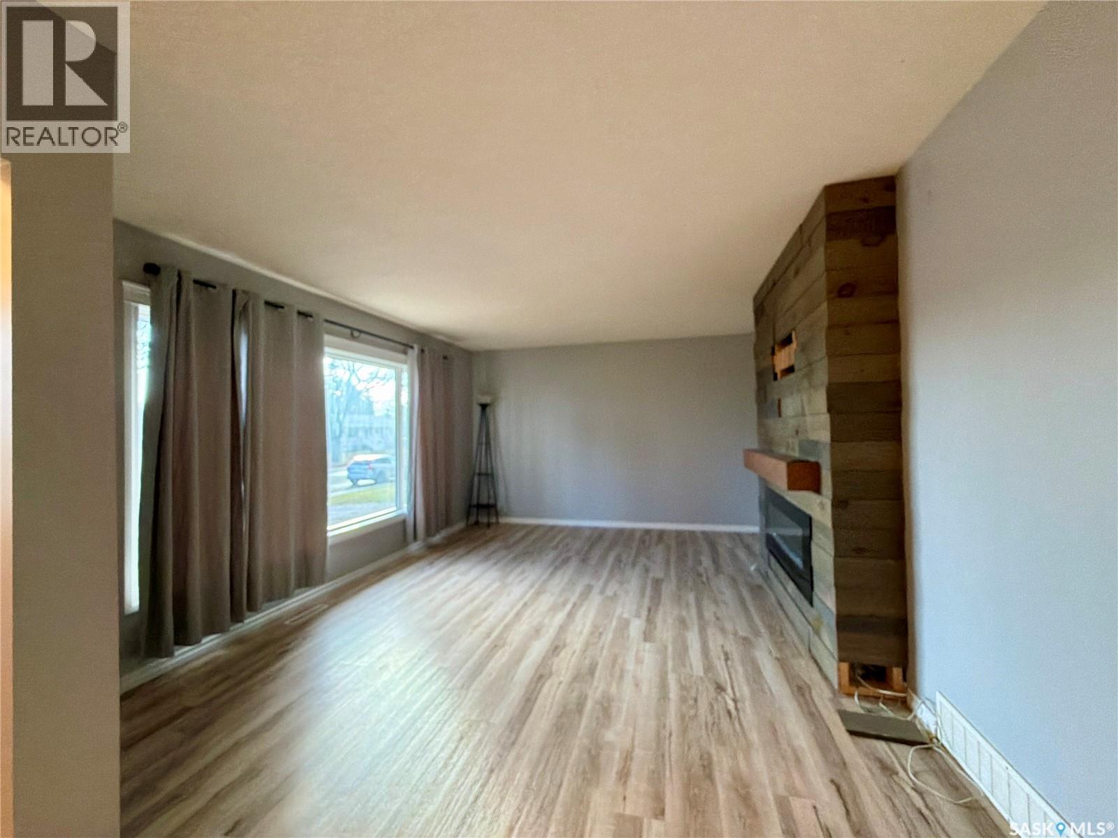 212 Garnet Street, Regina, SK - Indoor