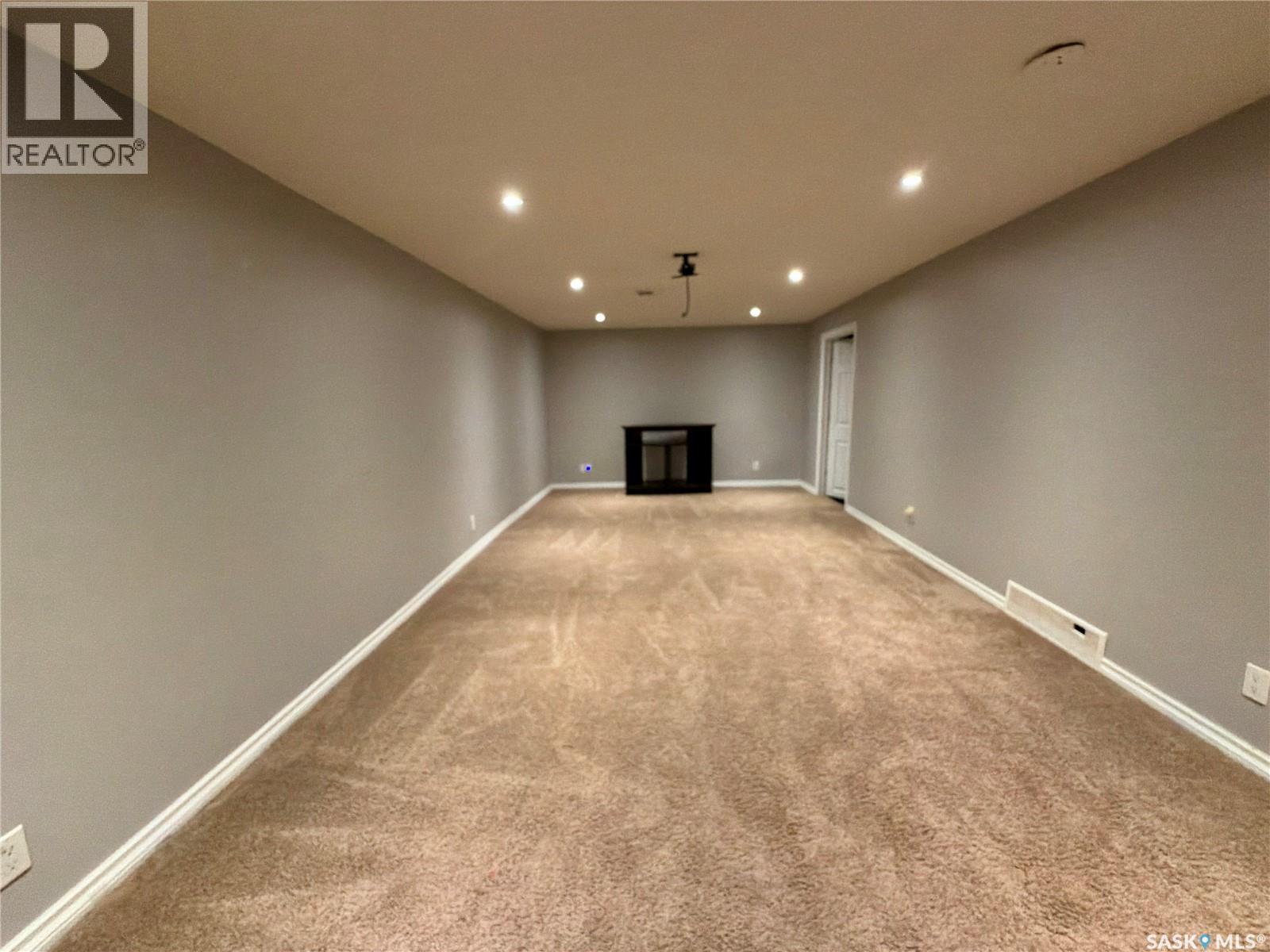 212 Garnet Street, Regina, SK - Indoor