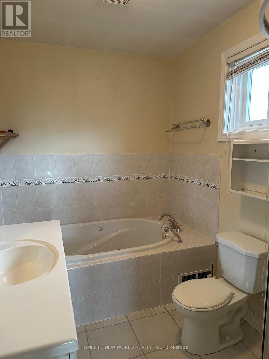 Main - 33 Pheasant Valley Court, Markham, ON - Indoor Photo Showing Bathroom