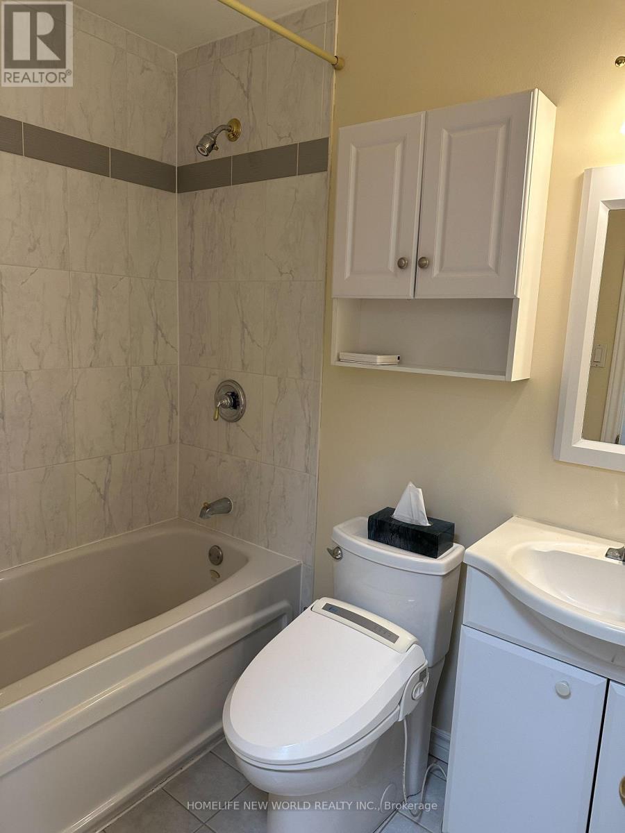 Main - 33 Pheasant Valley Court, Markham, ON - Indoor Photo Showing Bathroom