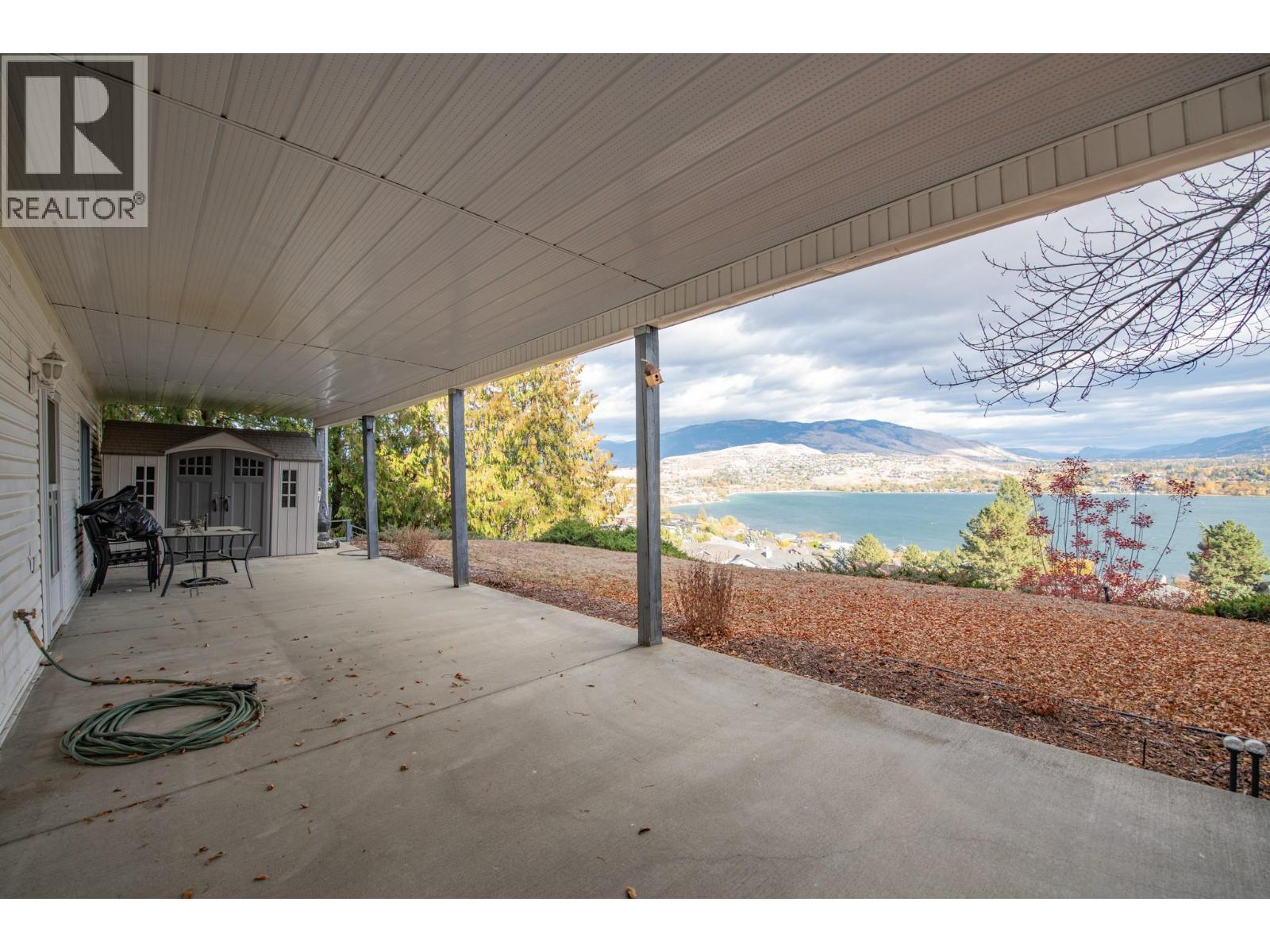 7903 Lakeview Drive, Coldstream, BC - Outdoor