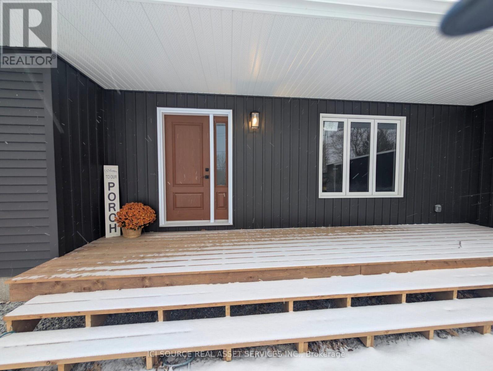 7367 Roger Stevens Drive, Montague, ON - Outdoor With Exterior