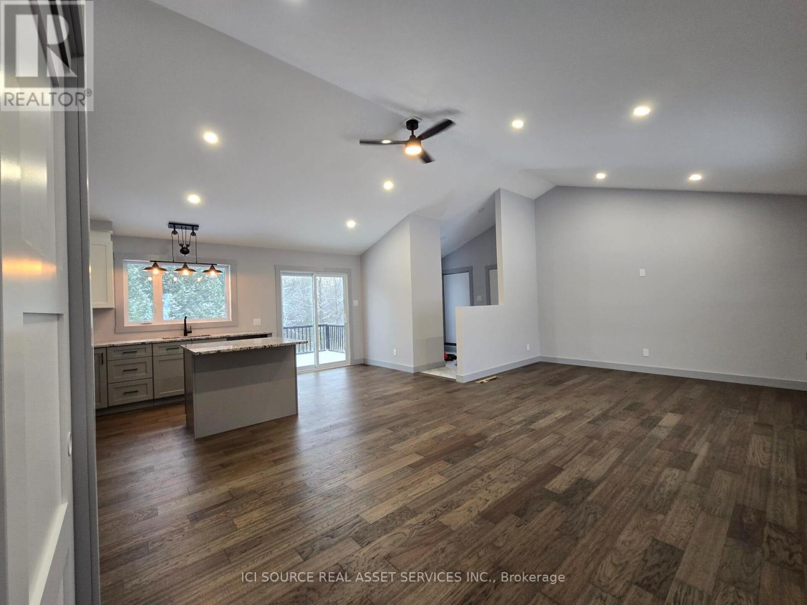 7367 Roger Stevens Drive, Montague, ON - Indoor Photo Showing Other Room