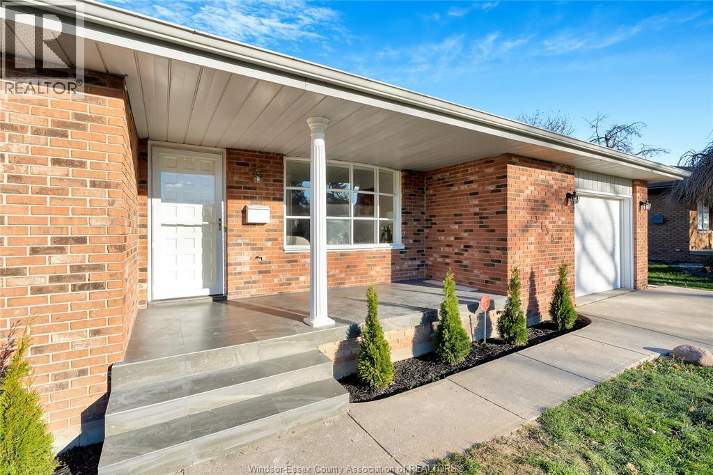 3158 Briarbank, Windsor, ON - Outdoor With Exterior