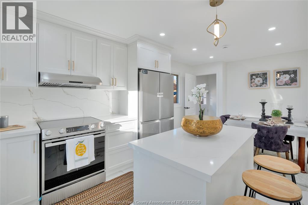 3158 Briarbank, Windsor, ON - Indoor Photo Showing Kitchen With Upgraded Kitchen