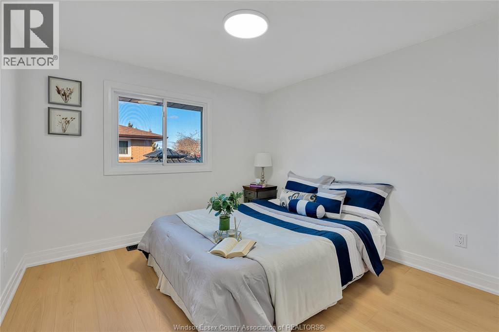 3158 Briarbank, Windsor, ON - Indoor Photo Showing Bedroom