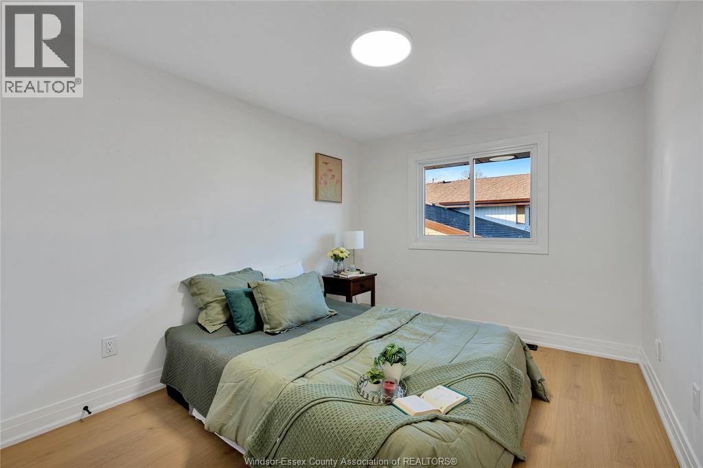 3158 Briarbank, Windsor, ON - Indoor Photo Showing Bedroom