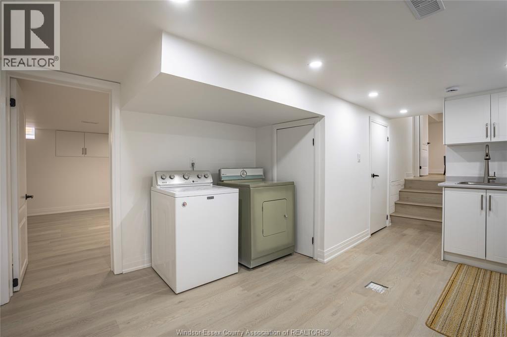3158 Briarbank, Windsor, ON - Indoor Photo Showing Laundry Room