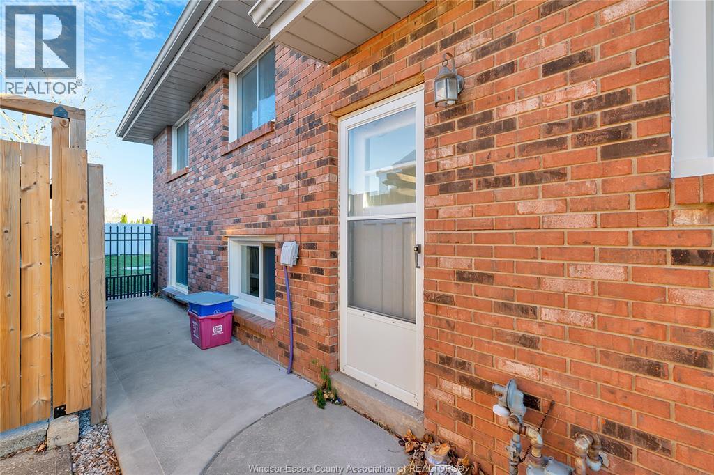 3158 Briarbank, Windsor, ON - Outdoor With Exterior