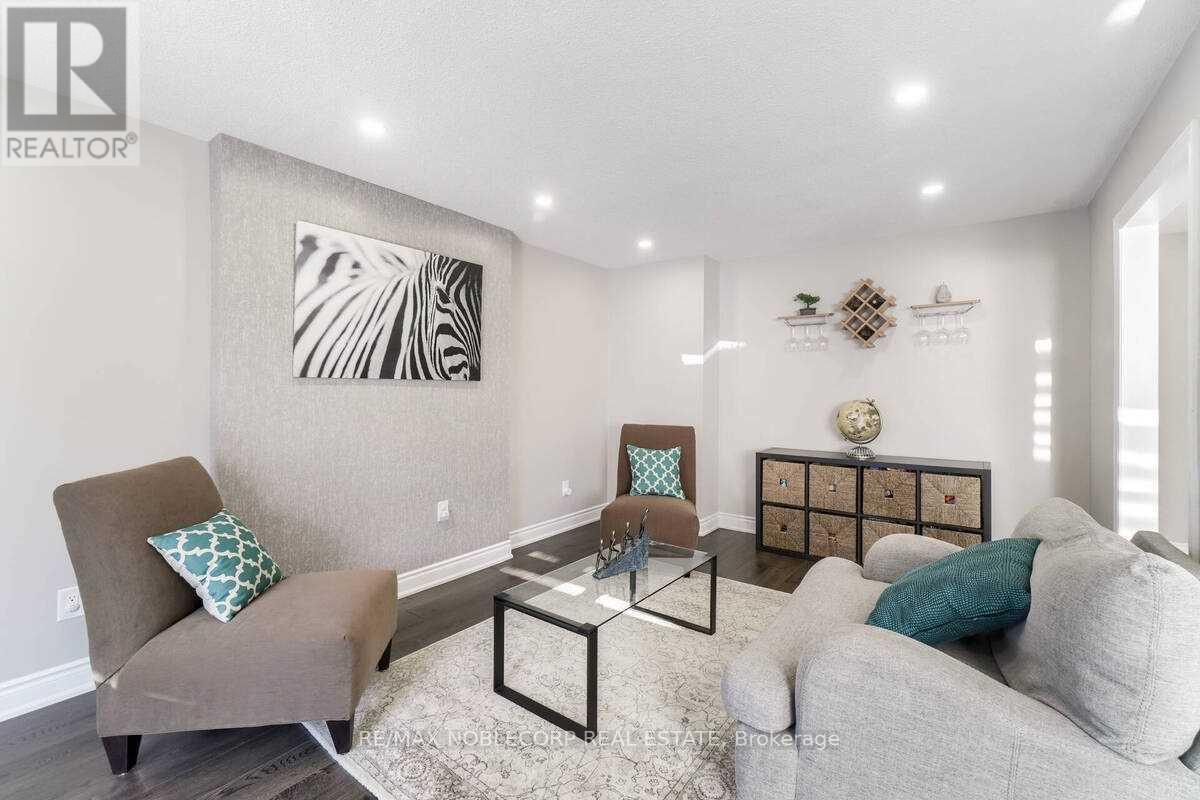 Upper Level - 17 Mikado Crescent, Brampton, ON - Indoor Photo Showing Other Room