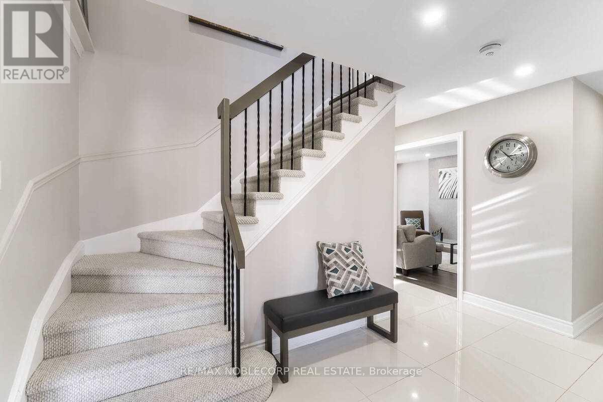 Upper Level - 17 Mikado Crescent, Brampton, ON - Indoor Photo Showing Other Room