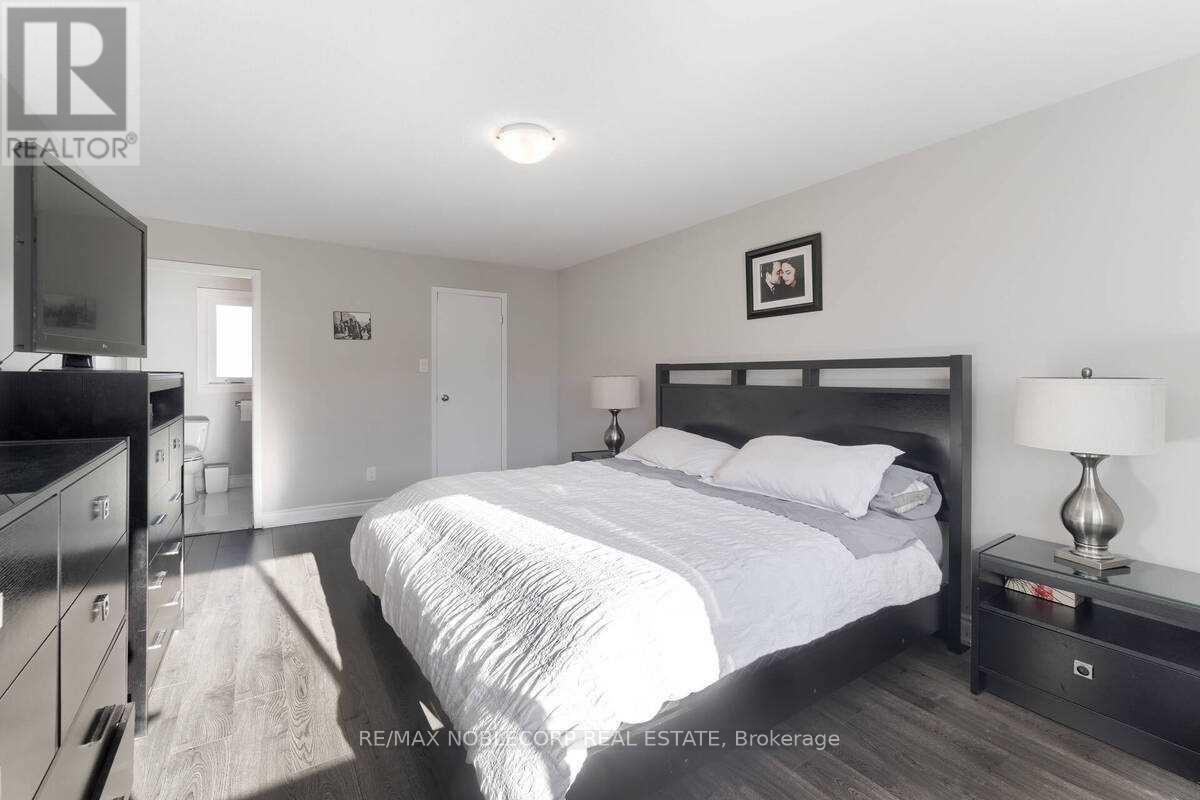 Upper Level - 17 Mikado Crescent, Brampton, ON - Indoor Photo Showing Bedroom