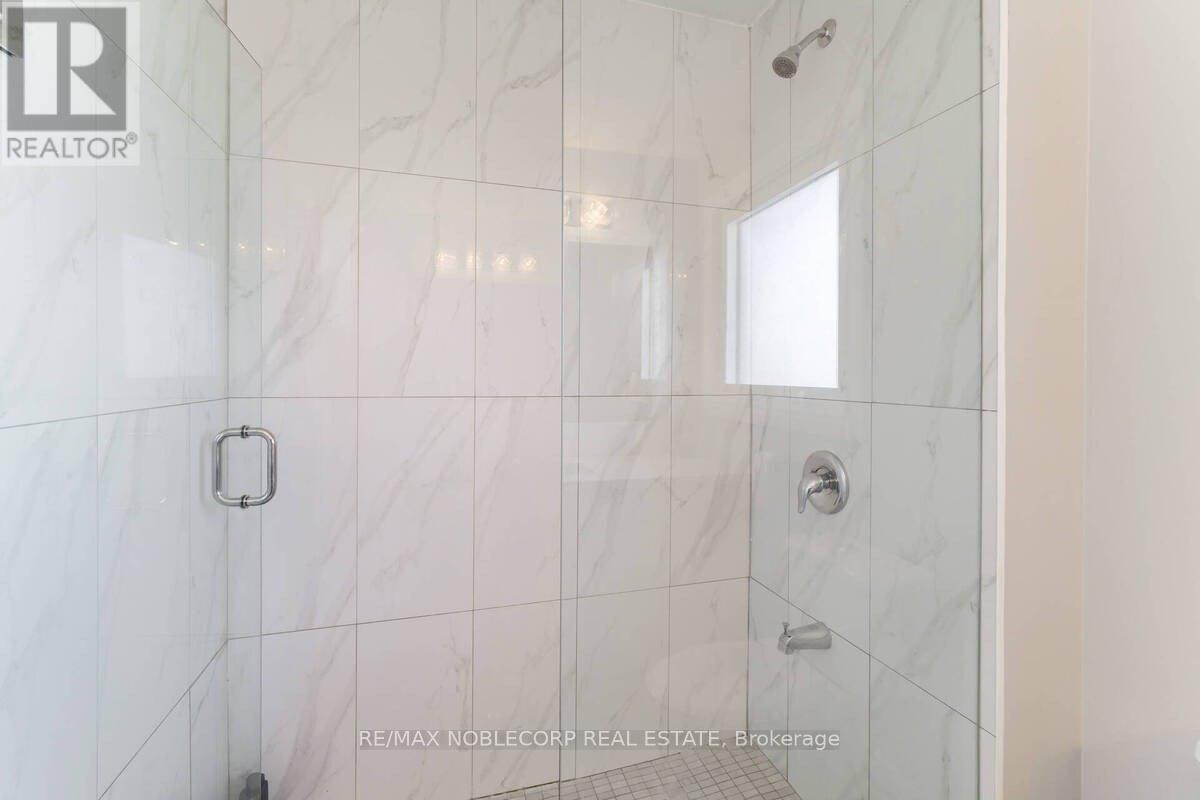 Upper Level - 17 Mikado Crescent, Brampton, ON - Indoor Photo Showing Bathroom