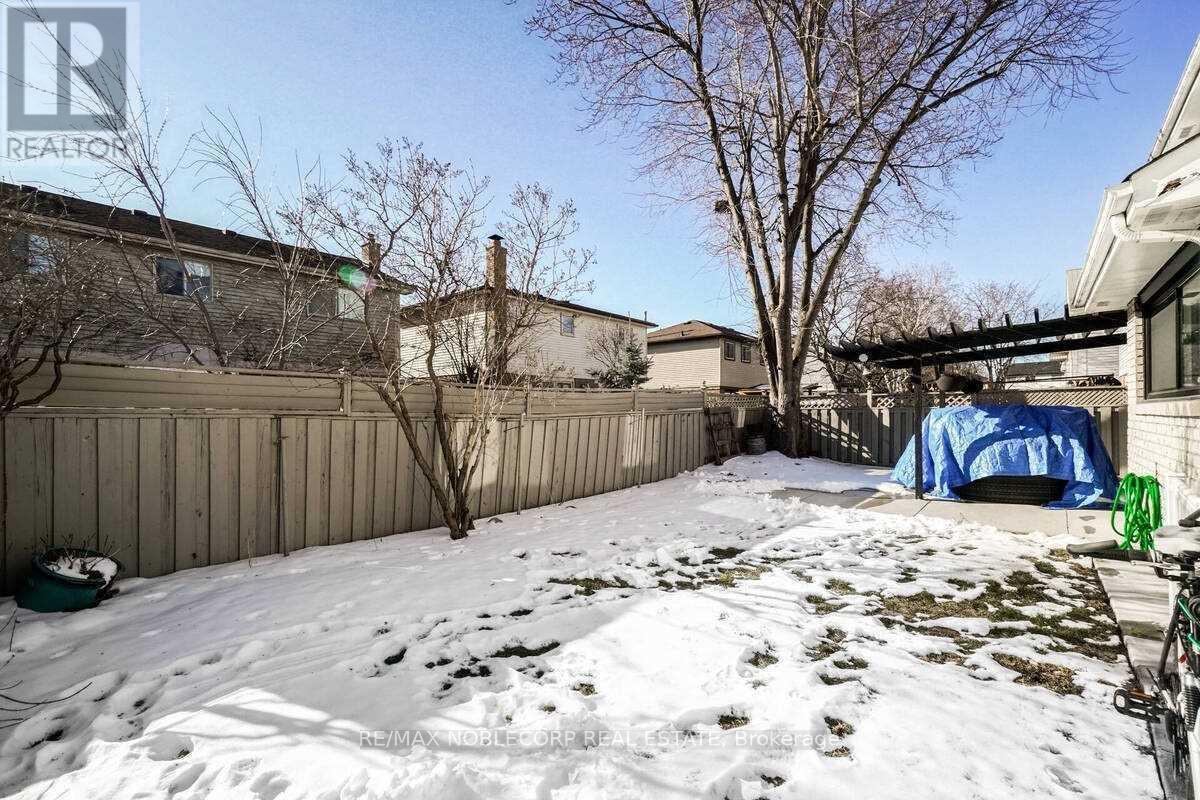 Upper Level - 17 Mikado Crescent, Brampton, ON - Outdoor