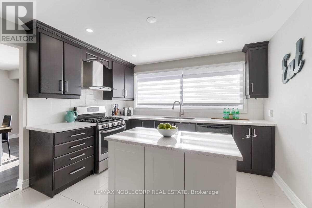 Upper Level - 17 Mikado Crescent, Brampton, ON - Indoor Photo Showing Kitchen