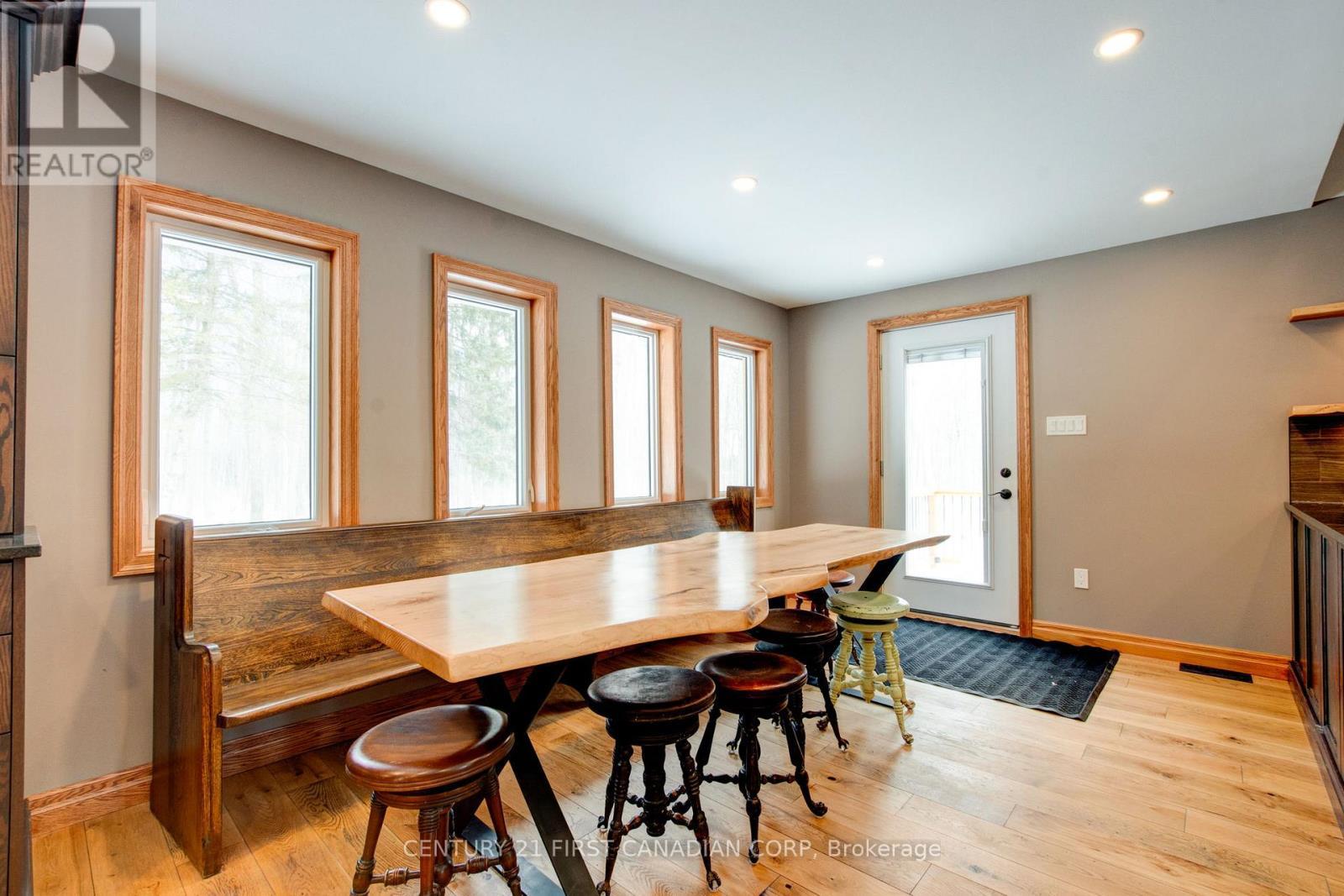 10771 Melrose Drive, Middlesex Centre, ON - Indoor Photo Showing Dining Room