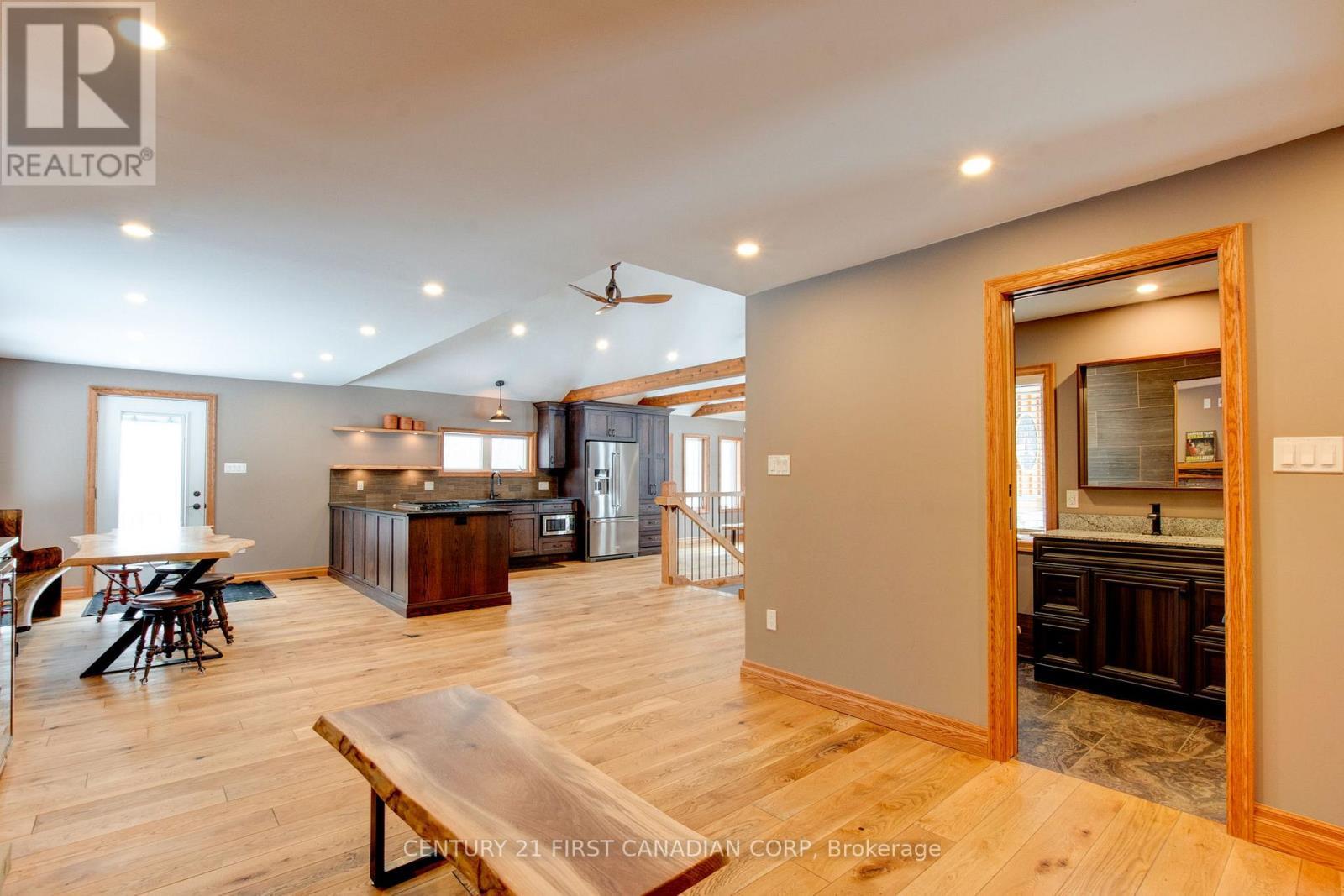 10771 Melrose Drive, Middlesex Centre, ON - Indoor