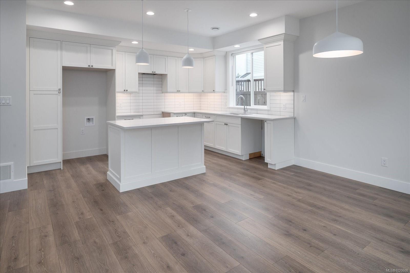 4544 Suncrest Rd, Nanaimo, BC