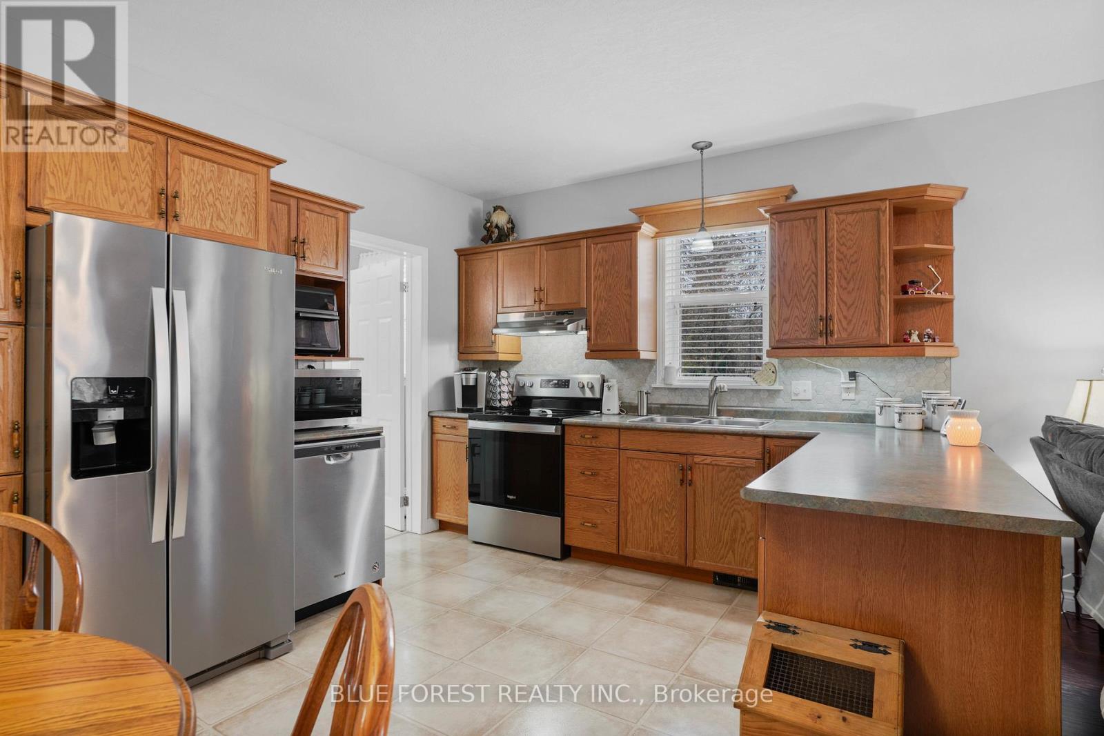 210 Jane Street, West Elgin (Rodney), ON - Indoor Photo Showing Kitchen With Double Sink