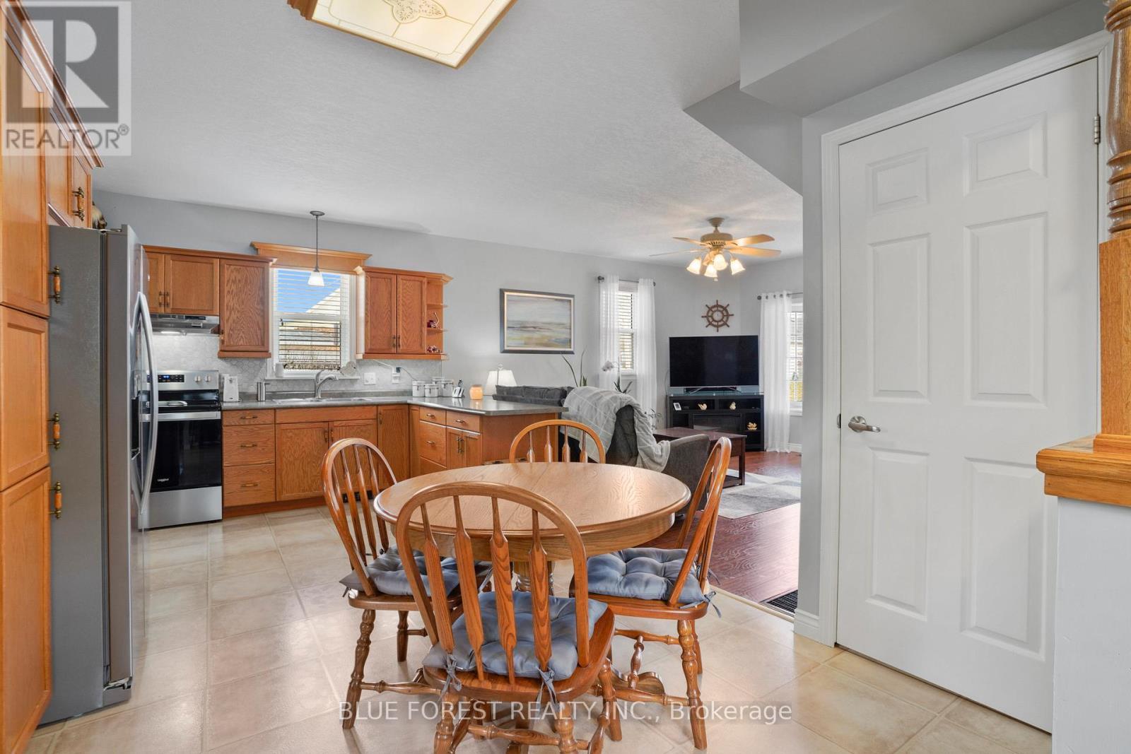 210 Jane Street, West Elgin (Rodney), ON - Indoor