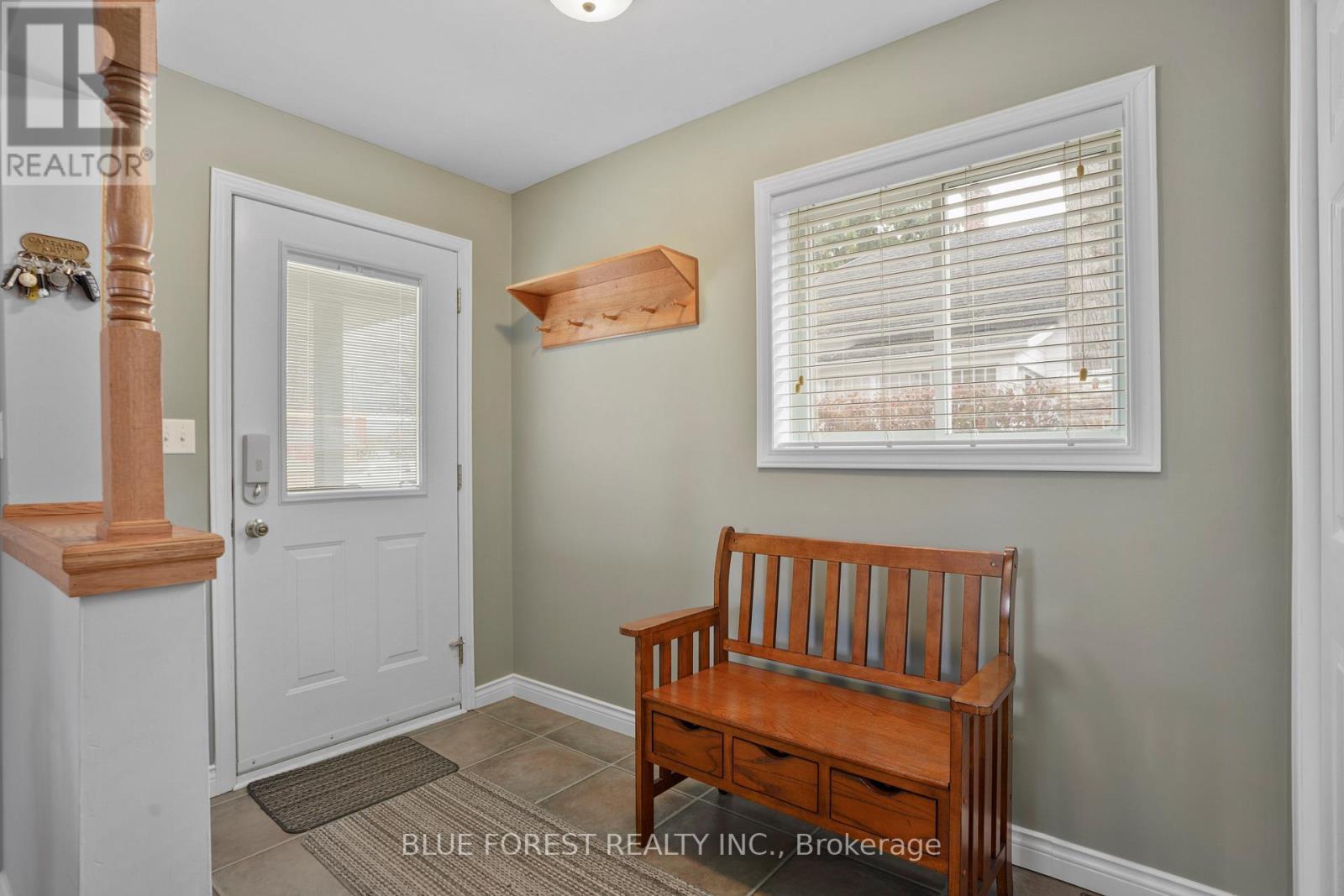 210 Jane Street, West Elgin (Rodney), ON - Indoor Photo Showing Other Room