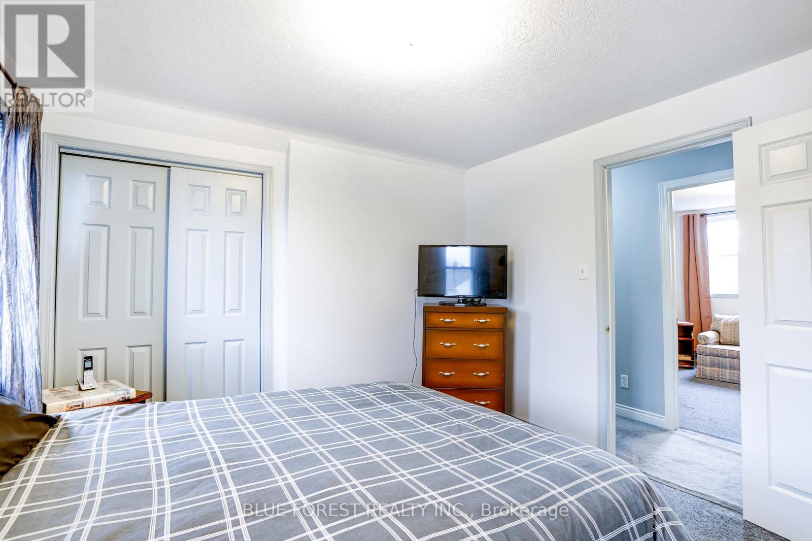 210 Jane Street, West Elgin (Rodney), ON - Indoor Photo Showing Bedroom
