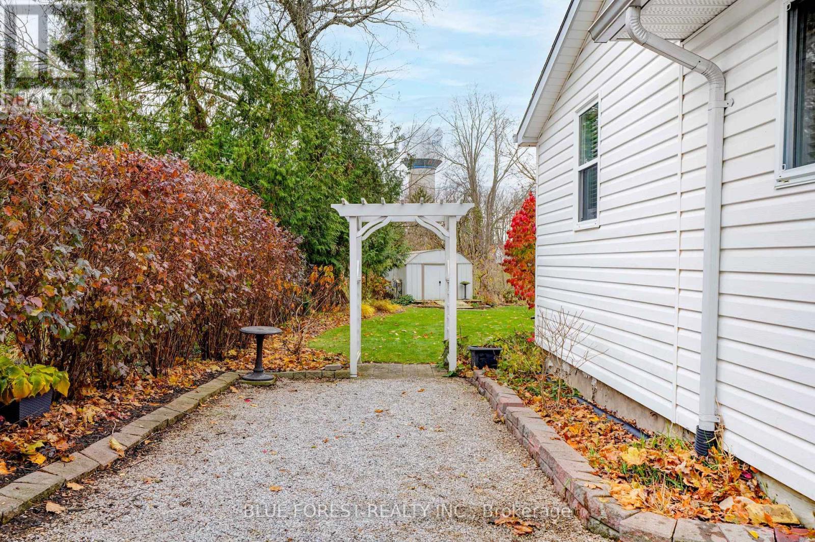 210 Jane Street, West Elgin (Rodney), ON - Outdoor