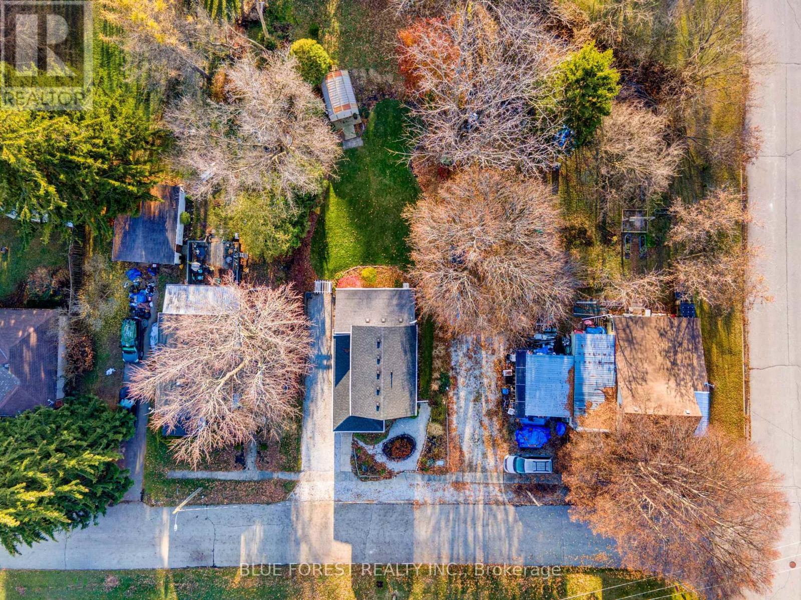 210 Jane Street, West Elgin (Rodney), ON - Outdoor