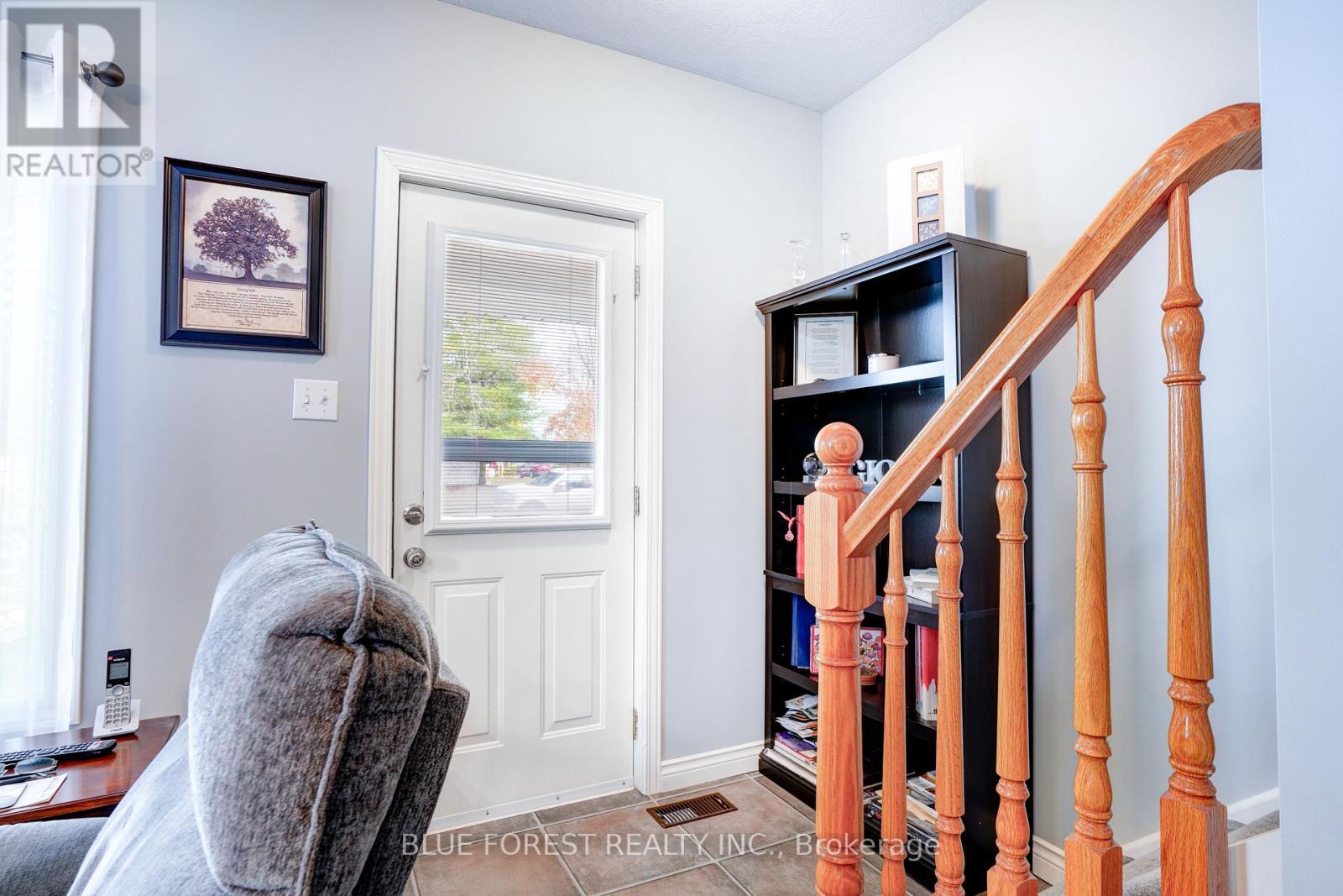 210 Jane Street, West Elgin (Rodney), ON - Indoor Photo Showing Other Room