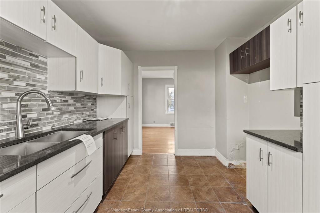 448 Ellis Street West, Windsor, ON