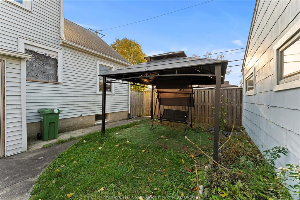 448 Ellis Street West, Windsor, ON