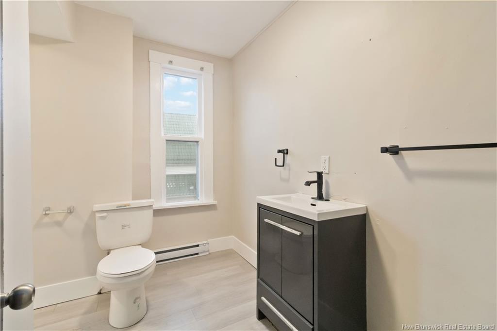 105-105 1/2 High St, Moncton, NB