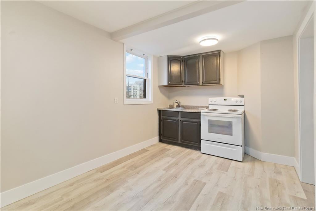 105-105 1/2 High St, Moncton, NB