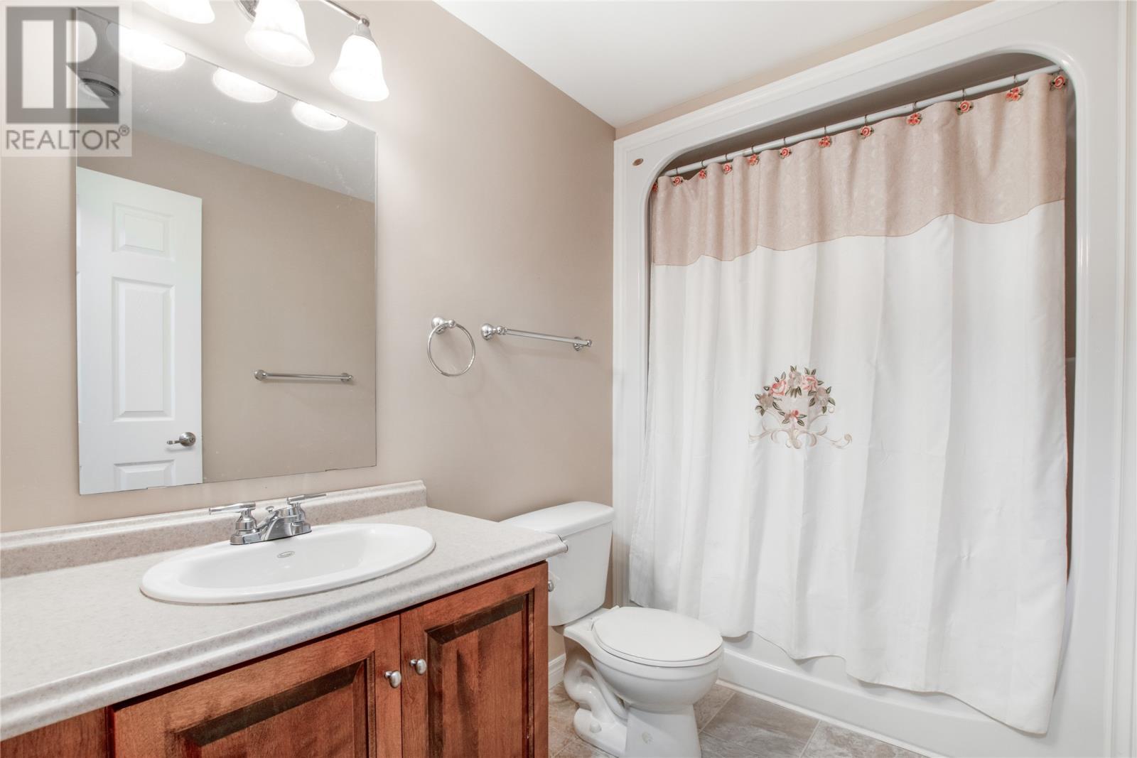 73 Gisborne Place, St. John'S, NL - Indoor Photo Showing Bathroom